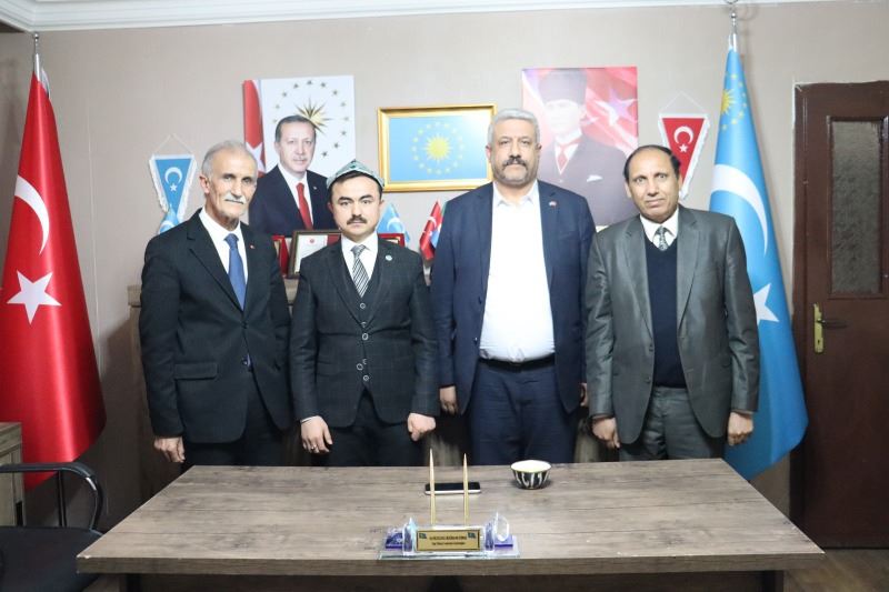 DOĞU TÜRKİSTAN YALNIZ DEĞİLDİR.