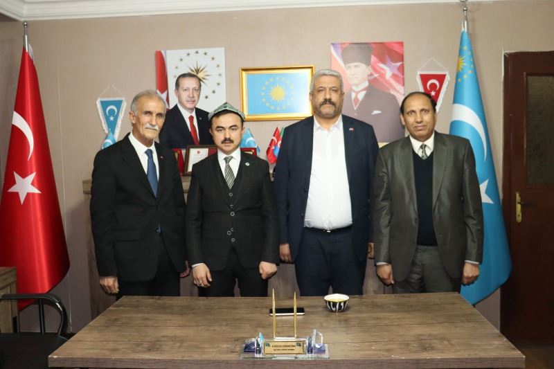 DOĞU TÜRKİSTAN YALNIZ DEĞİLDİR.