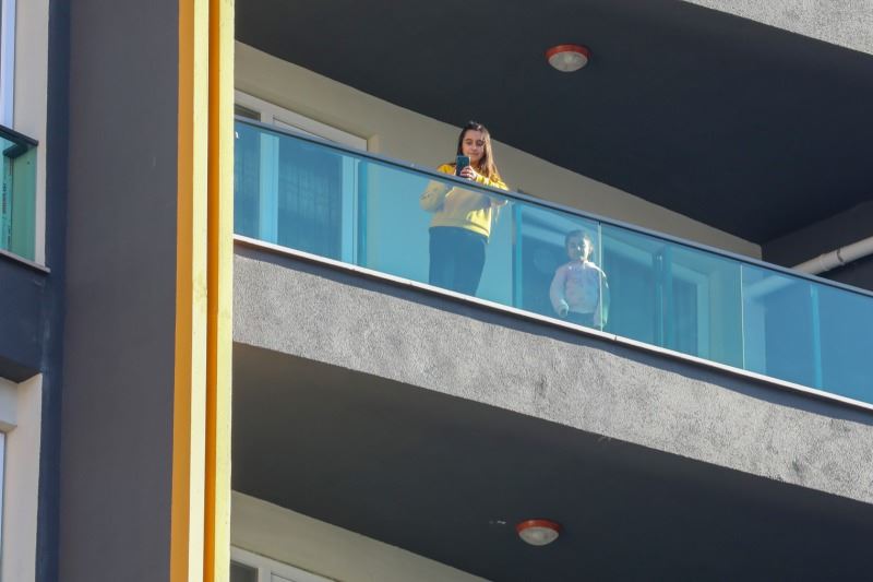 İPEKYOLU’NDA SOKAK KONSERLERİ TÜM HIZIYLA DEVAM EDİYOR