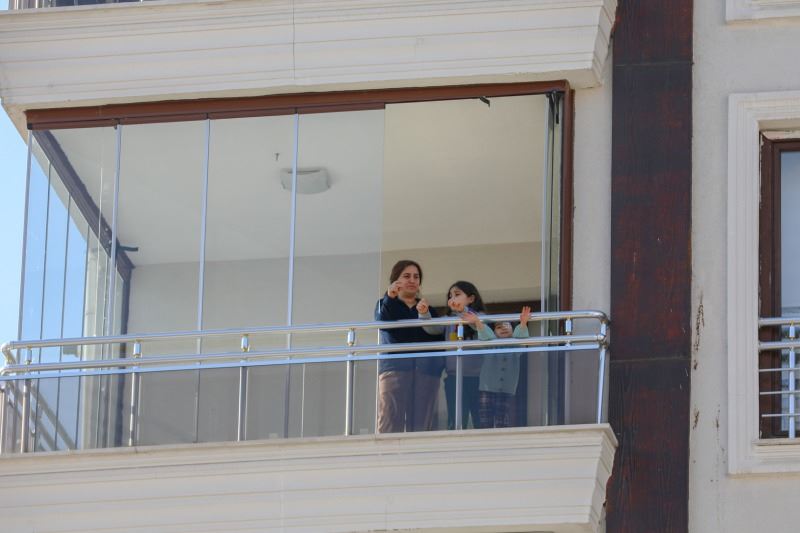 İPEKYOLU’NDA SOKAK KONSERLERİ TÜM HIZIYLA DEVAM EDİYOR