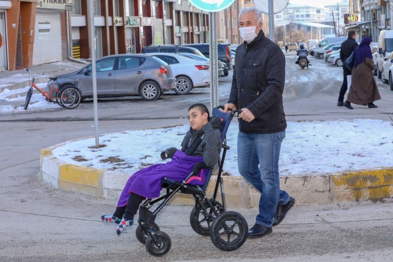 İPEKYOLU’NDA SOKAK KONSERLERİ TÜM HIZIYLA DEVAM EDİYOR