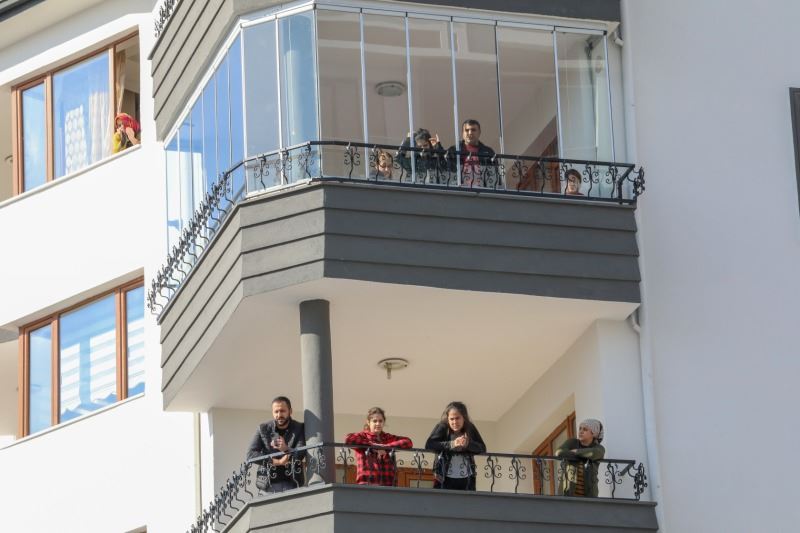 İPEKYOLU’NDA SOKAK KONSERLERİ TÜM HIZIYLA DEVAM EDİYOR