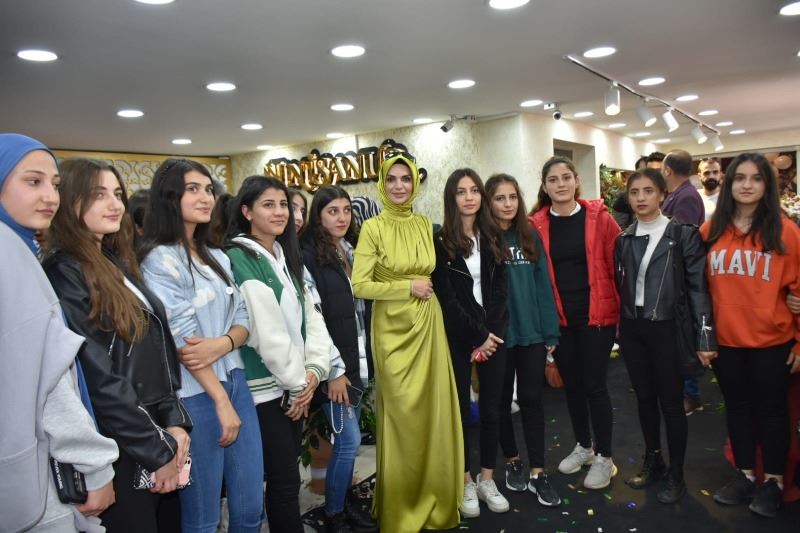 NİSANUR GELİNLİK VE MODA EVİ'NE GÖRKEMLİ AÇILIŞ...!