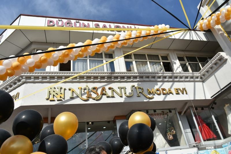 NİSANUR GELİNLİK VE MODA EVİ'NE GÖRKEMLİ AÇILIŞ...!