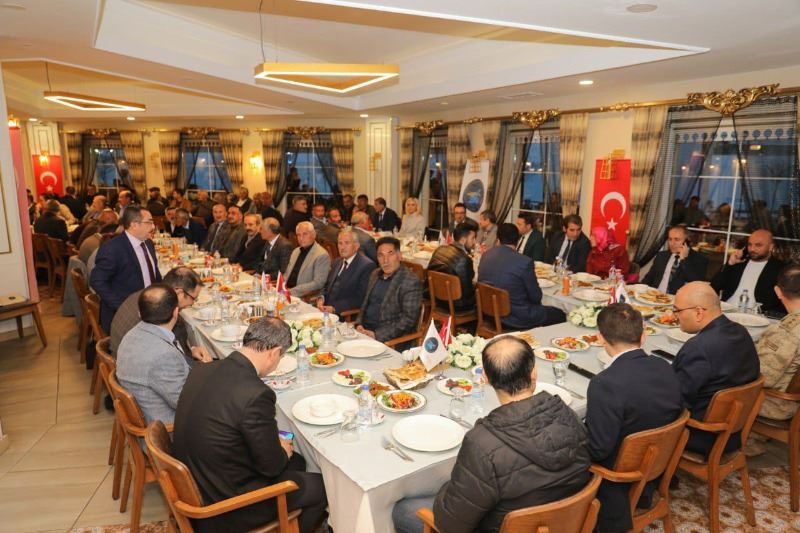 BAŞKAN V. AYDIN, MUHTARLARLA İFTARDA BULUŞTU