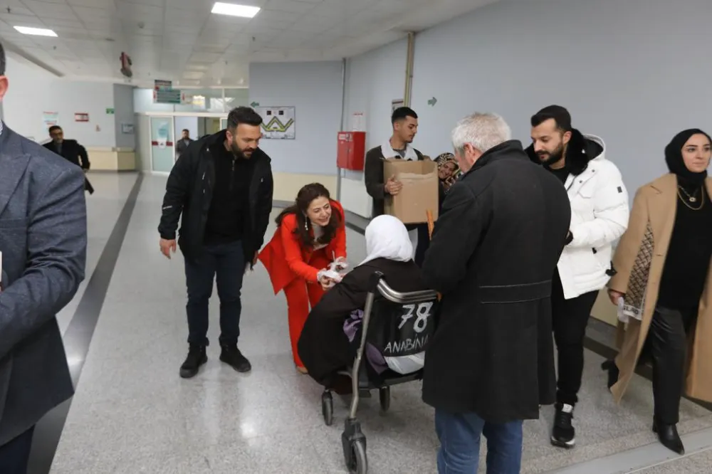 İPEKYOLU’NDA KANDİL GELENEĞİ DEVAM EDİYOR