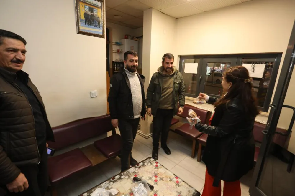 İPEKYOLU’NDA KANDİL GELENEĞİ DEVAM EDİYOR