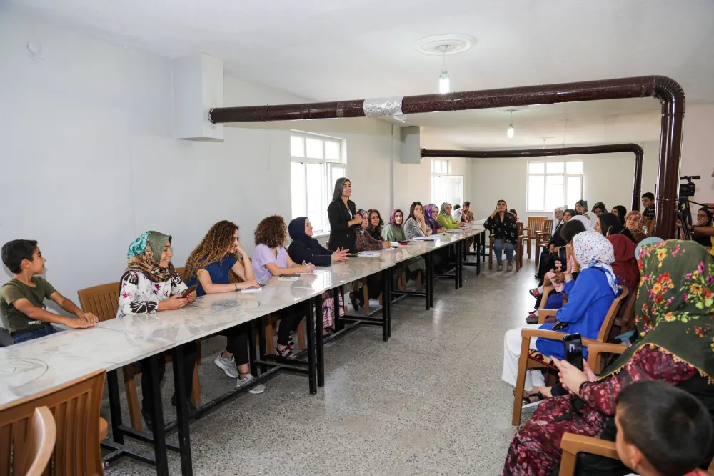 Eşbaşkan Şedal Seyrantepe Mahallesi’nde kadınlarla buluştu