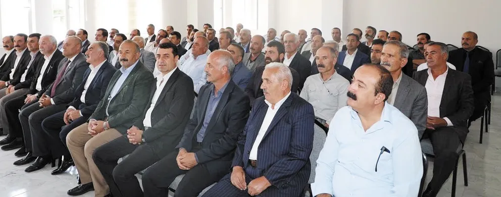 Başkale Kaymakamı Erdoğan muhtarlarla bir araya geldi