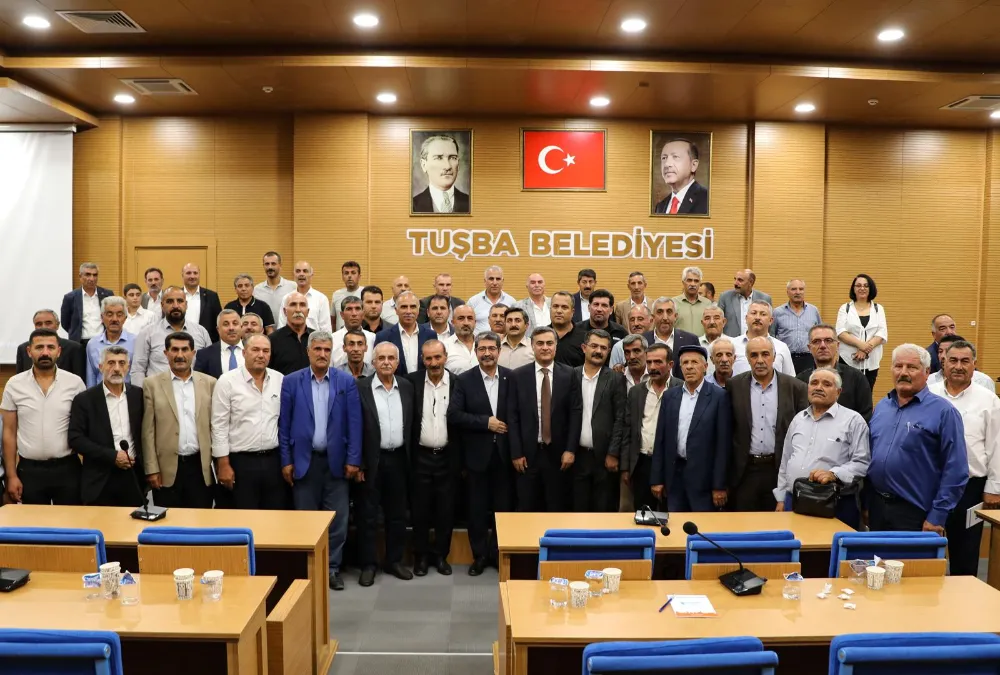 Eşbaşkan Zeydan merkez ilçelerin muhtarlarıyla bir araya geldi