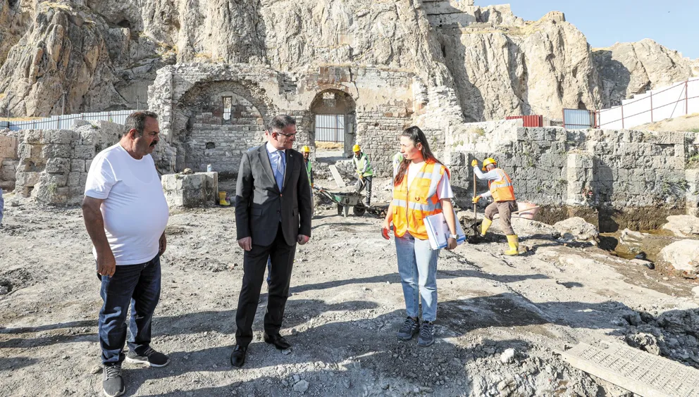 Vali Balcı, restorasyon çalışmalarını inceledi