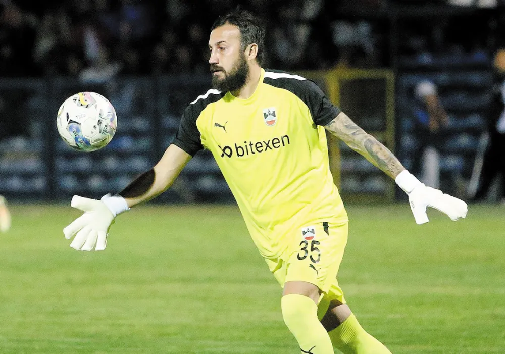 Kaleci Kurtuluş Yurt, Vanspor