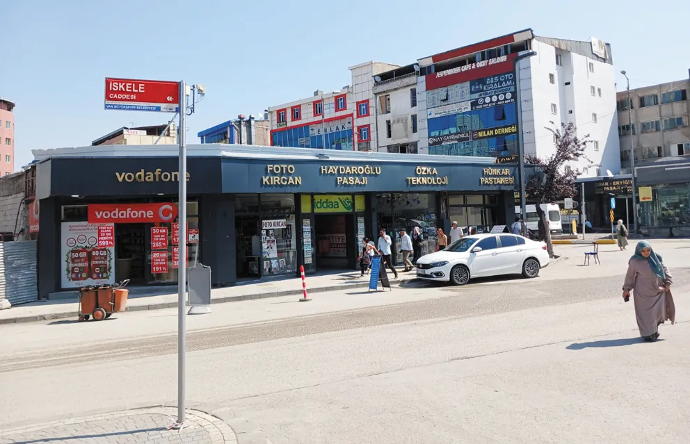 Sözler Kitabı levhasının kaldırılmasına sert tepki…