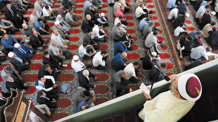 Cuma hutbesinde seçmeli din dersi tavsiyesi