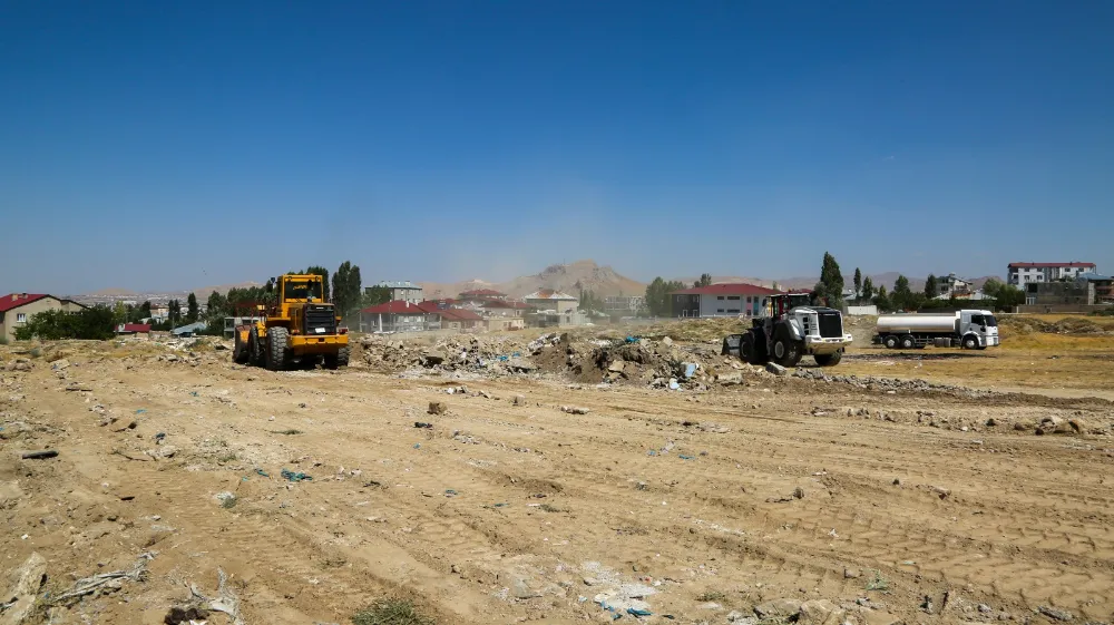 Büyükşehir Belediyesi devasa alanı hafriyattan temizledi 