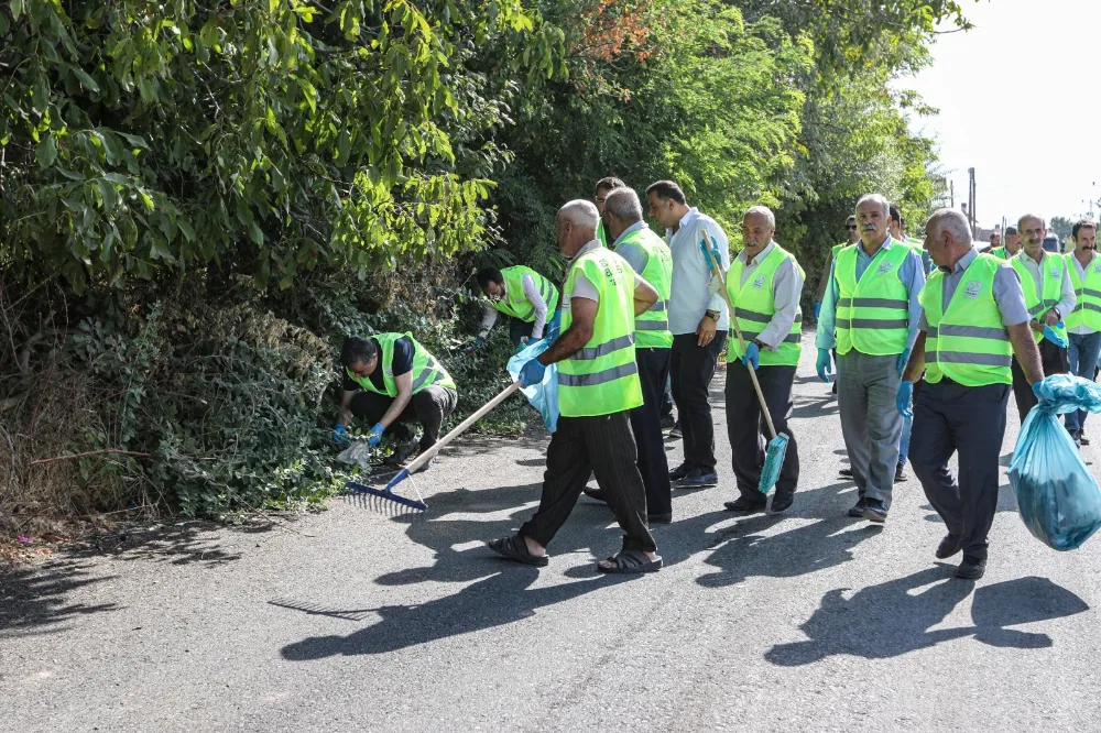 Eşbaşkanların katılımıyla Van’ın 7 mahallesinde temizlik çalışması
