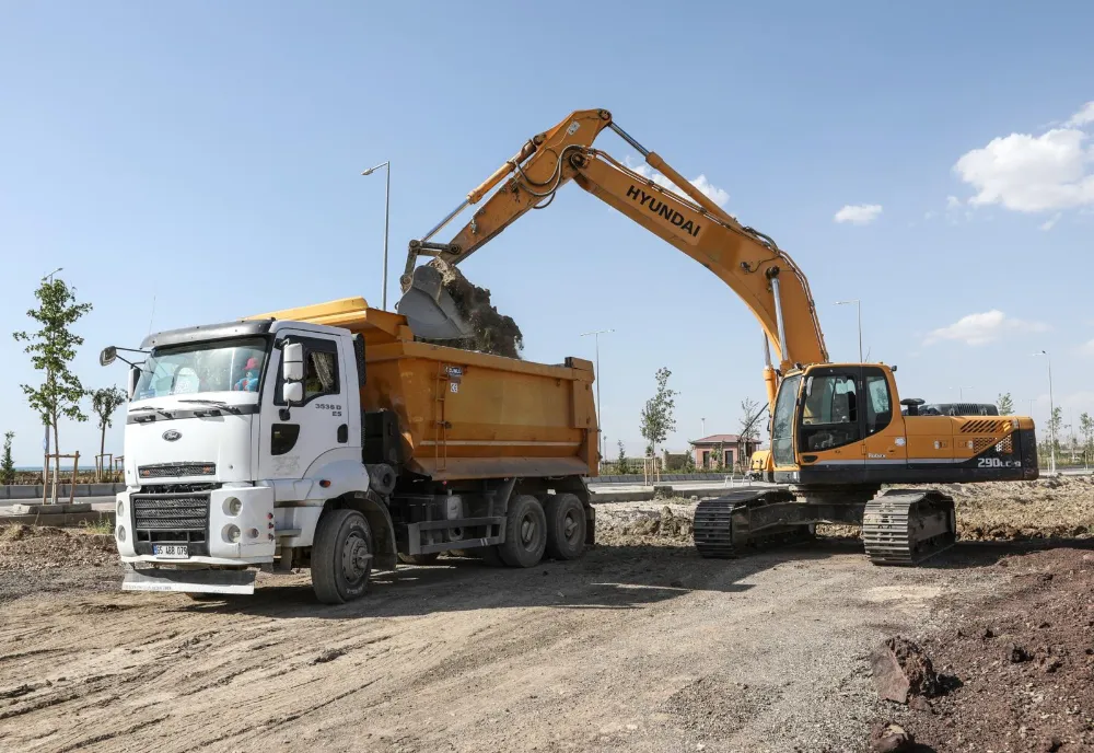 Büyükşehir Belediyesi’nin hafriyat temizleme çalışmaları sürüyor