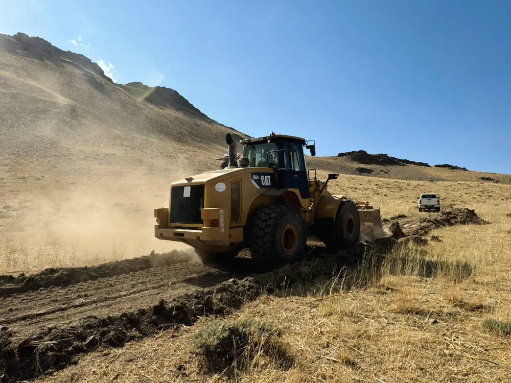 Büyükşehir Belediyesi yıllardır açılmayan mezra yolunu açtı 