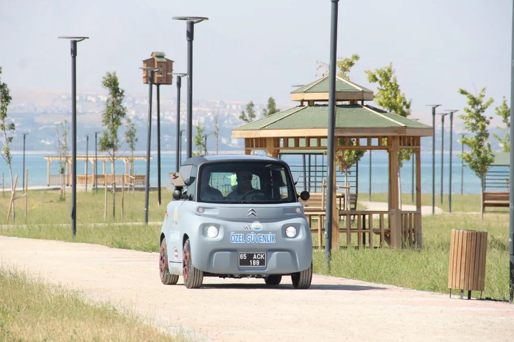 Çevre dostu elektrikli araç göreve başladı