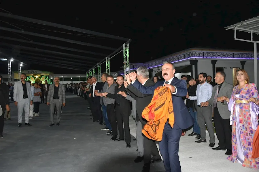 Dillere destan düğün! Böyle olur ağaların düğünü!