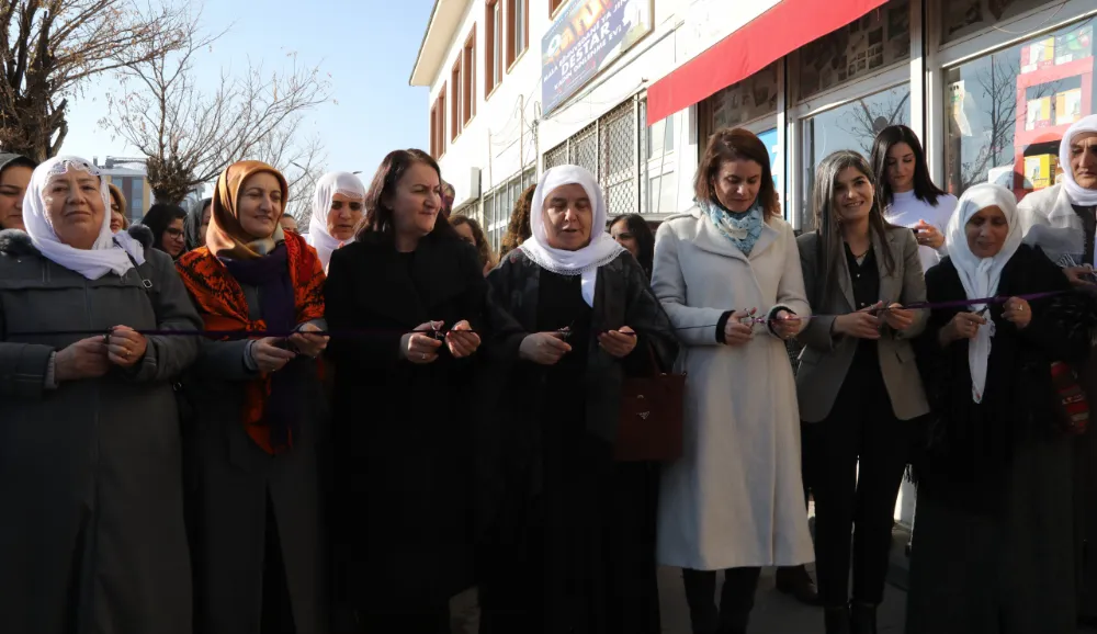 Gürpınar’da ‘Destar Kadın Dinlenme Evi’ açıldı