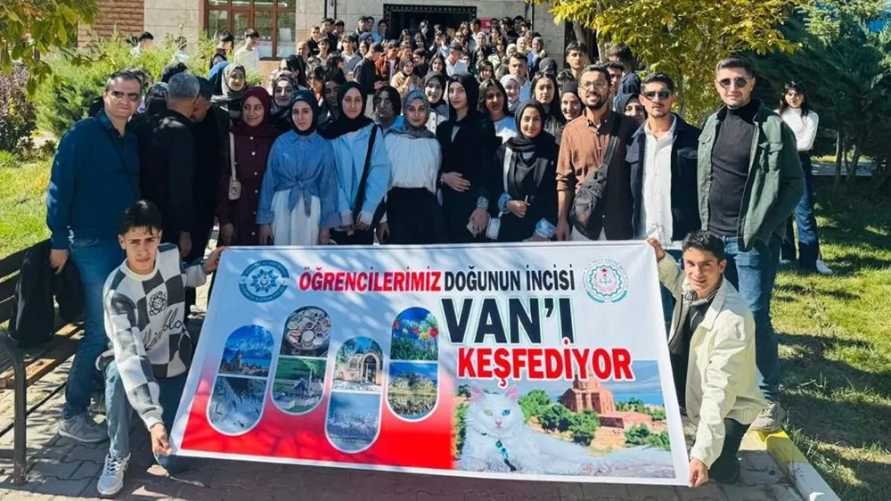 Çaldıranlı öğrenciler Van Yüzüncü Yıl Üniversitesi’ni ziyaret etti