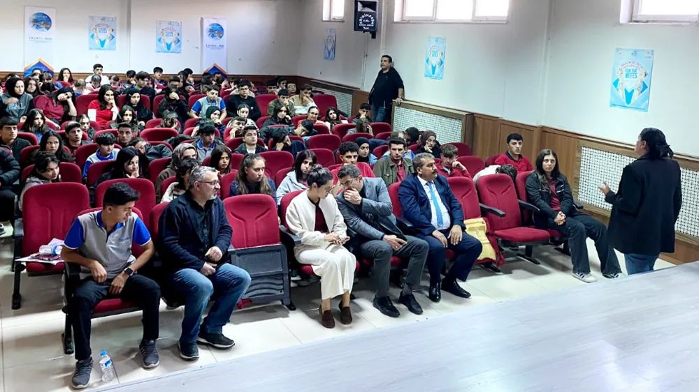 Urartu Derneği’nden Gençlere Yönelik Bağımlılıkla Mücadele Semineri