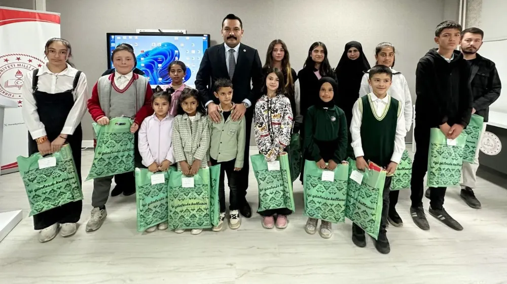 Kitap Van Projesi’nde dereceye giren öğrenciler ödüllendirildi