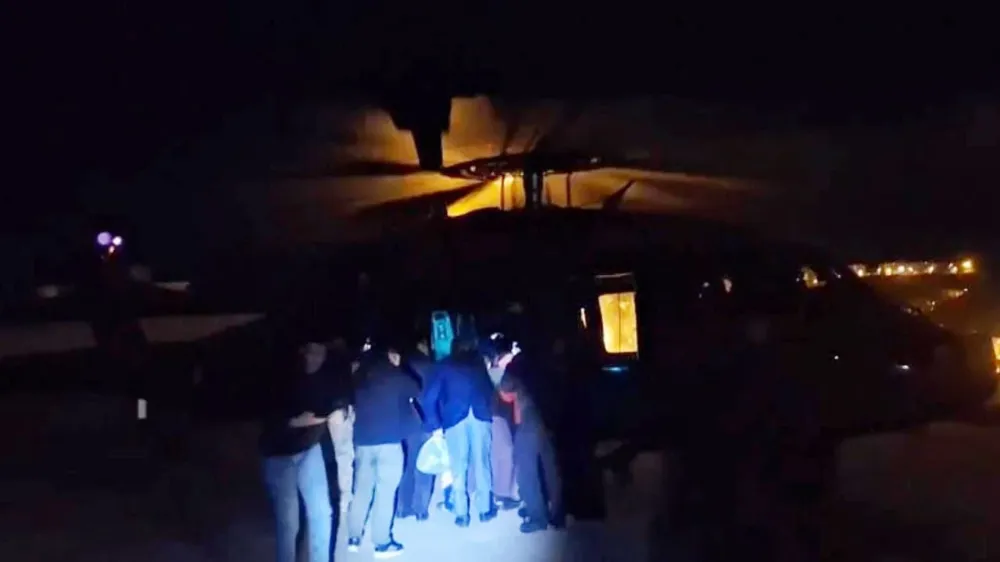 Van’da 4 metreden düşen genç, helikopterle hastaneye sevk edildi