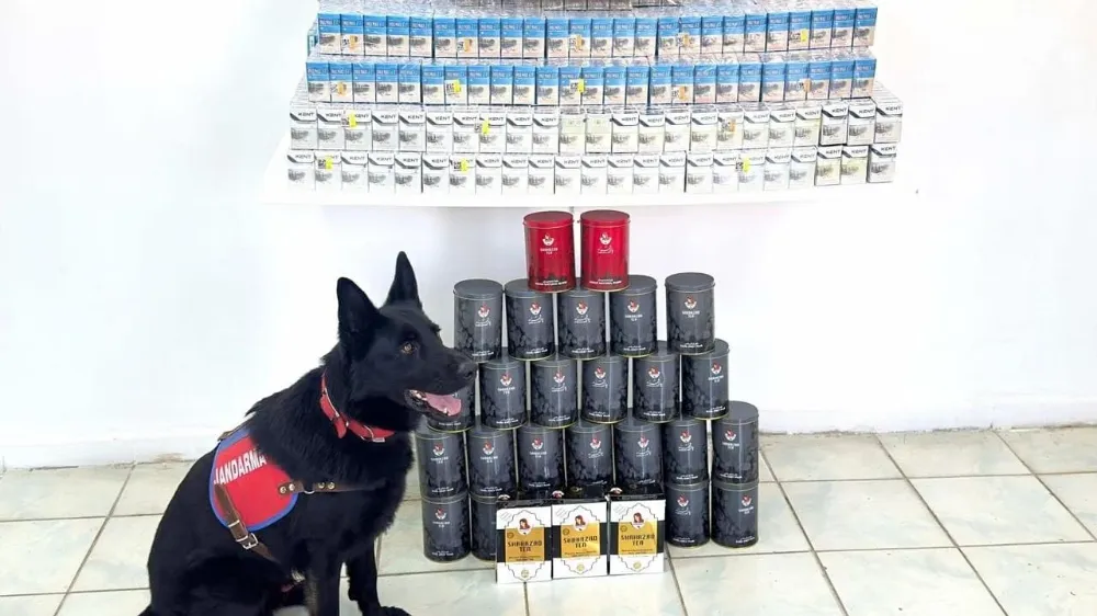Erciş’te kaçak sigara ve çay ele geçirildi