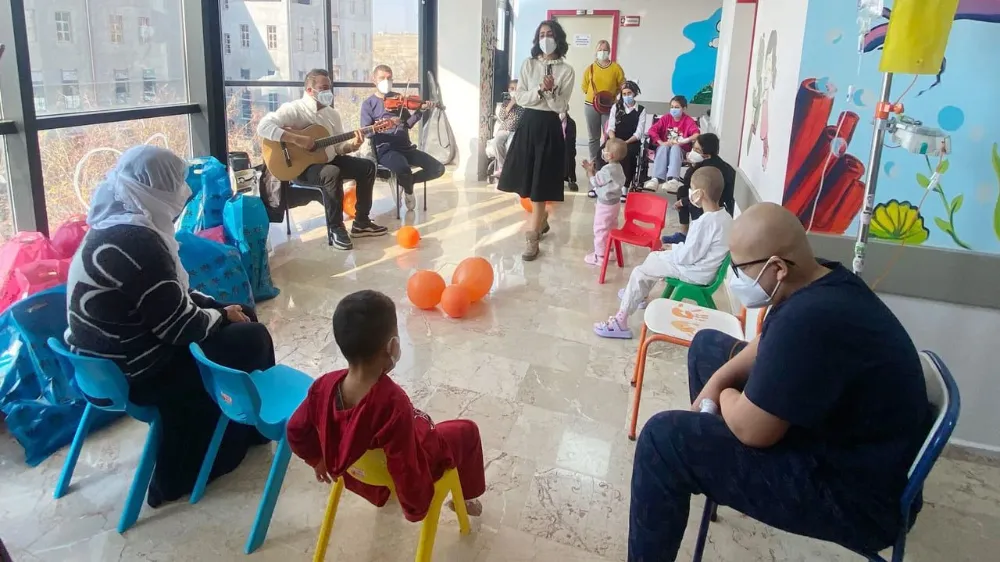 Van’da lösemili çocuklara moral etkinliği