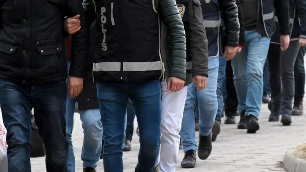 Van merkezli dev operasyon! Silah kaçakçılığına ağır darbe