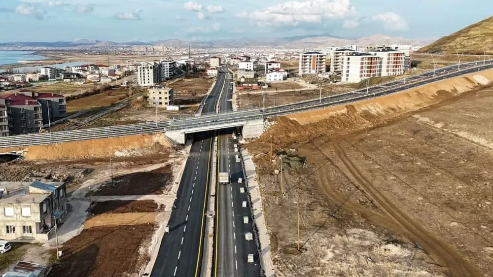 Van Elmalık Yolu trafiğe açıldı