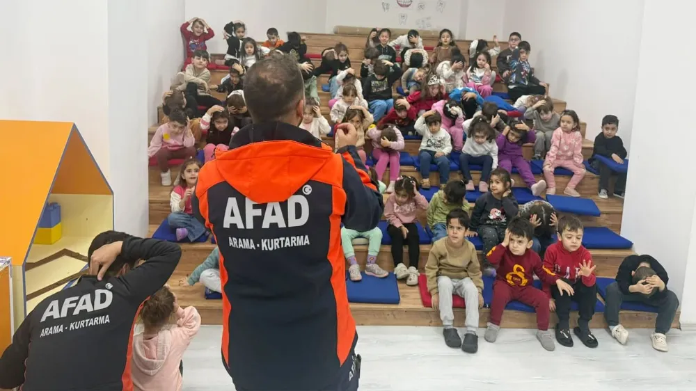 AFAD’dan minik öğrencilere afet ve yangın farkındalık eğitimi