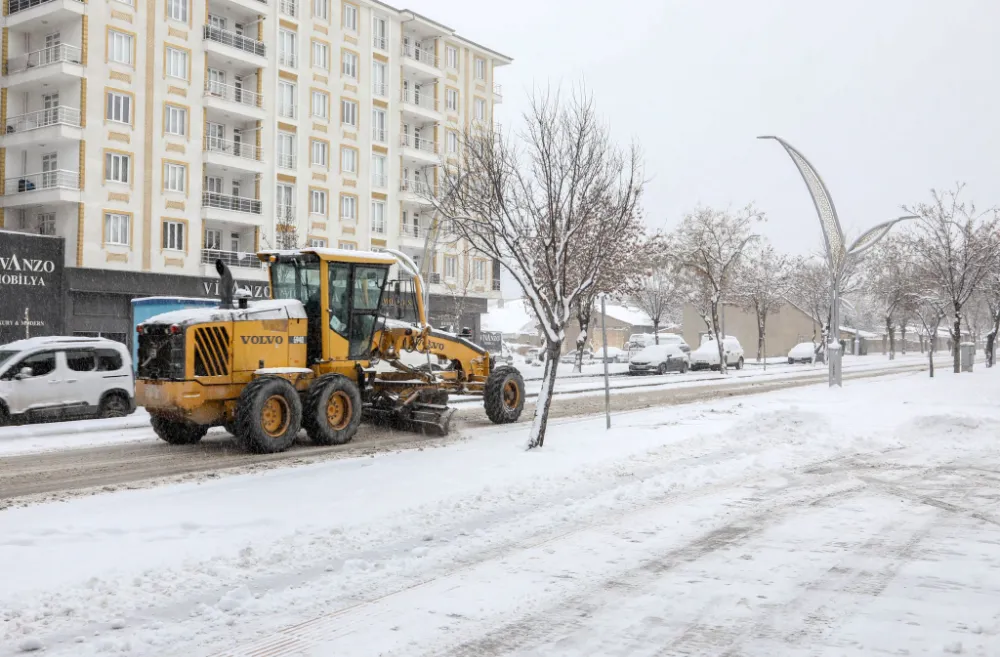 Büyükşehir’den karla mücadele seferberliği