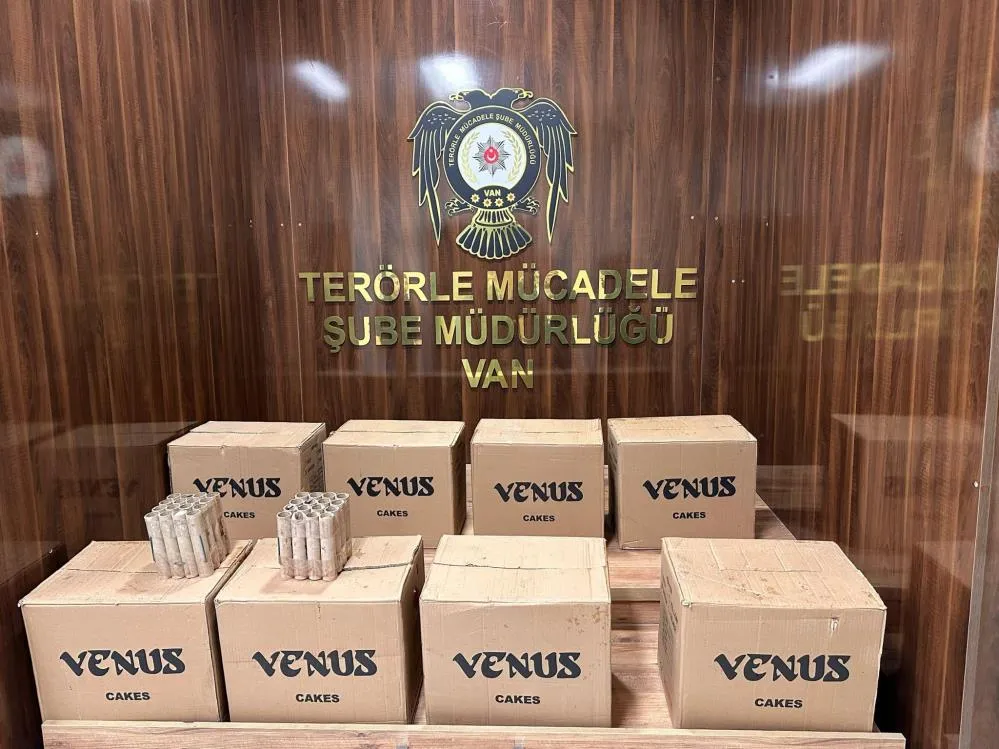 Van’da bin 568 adet havai fişek ele geçirildi