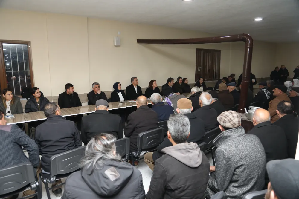 Eşbaşkanlar Tuşba ve Edremit’te halkla buluştu