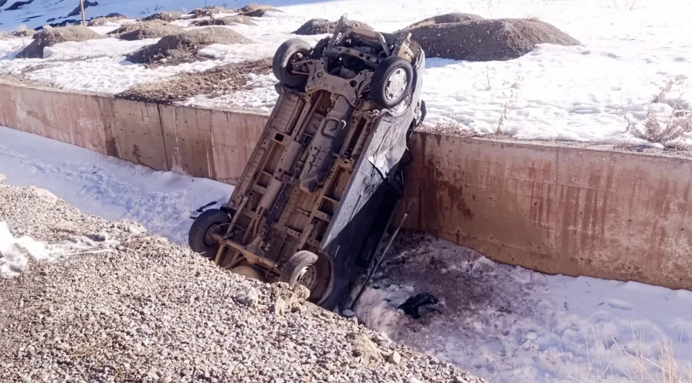 Van’da takla atan otomobilde 2 kişi yaralandı