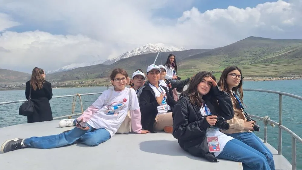 Çocuklar Van’ı fotoğraflıyor