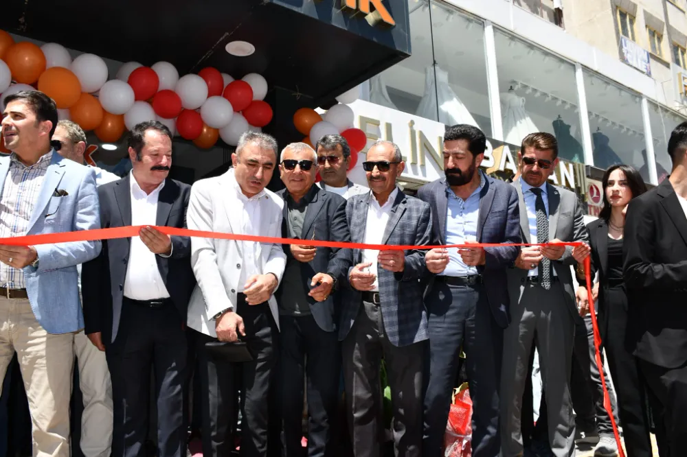 Dolunay Optik görkemli törenle hizmete açıldı