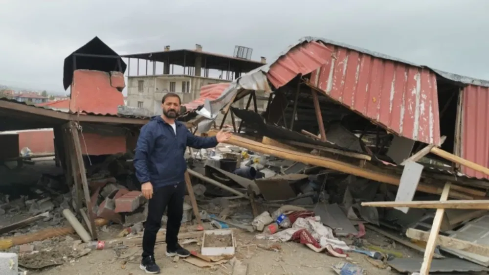 Fırtınadan Gazeteci Can’ın da evi nasibini aldı