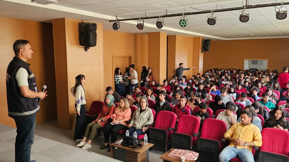 Van’da öğrencilere ‘İnci Kefali Yaşamı ve Üreme Göçü’ eğitimi