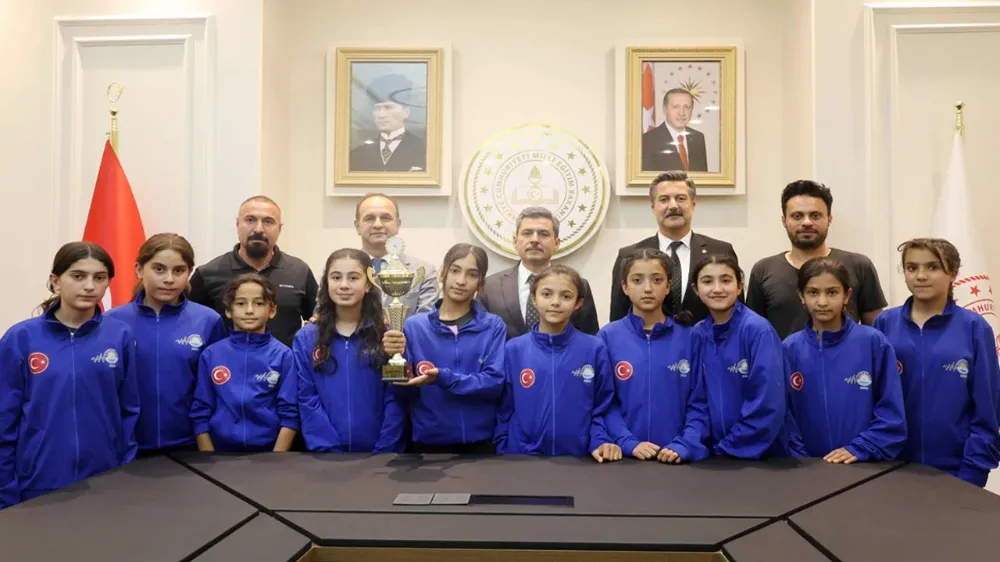 Vanlı öğrenciler Türkiye birincisi oldu