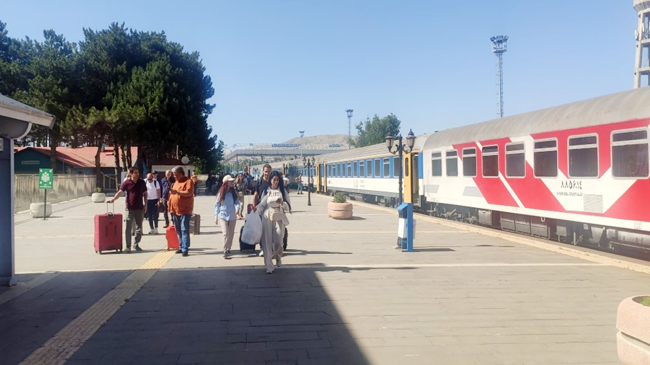 Van-Tahran tren seferleri devam ediyor