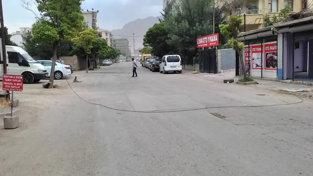 Van’da şiddetli rüzgâr hayatı olumsuz etkiledi! 