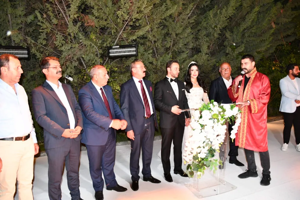 Dillere destan kına gecesi ve düğün! Aslan ve Ölmez Ailelerinin Mutlu Günü