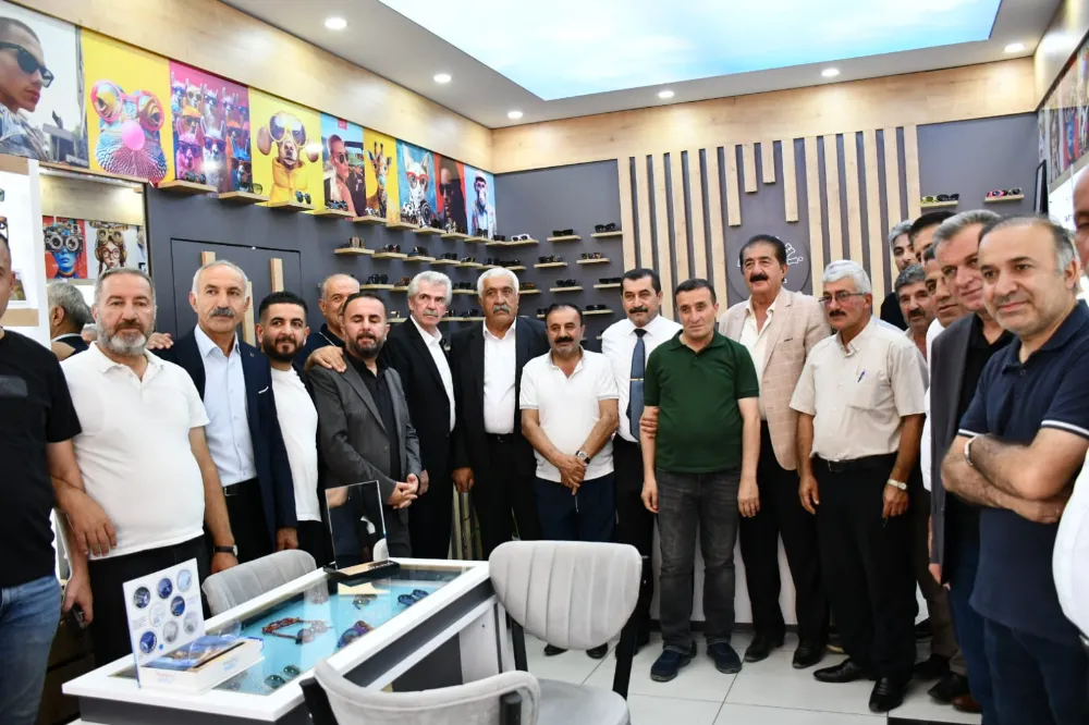 Ronahi Lens ve optik işyerinin muhteşem açılışı 