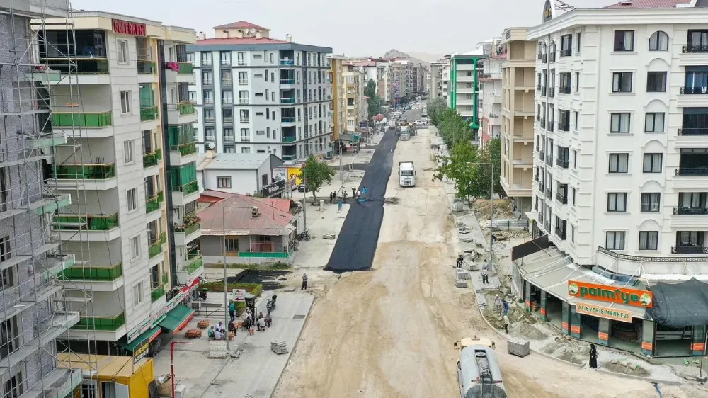 Eski Cezaevi Caddesi’nde asfalt serimi başladı