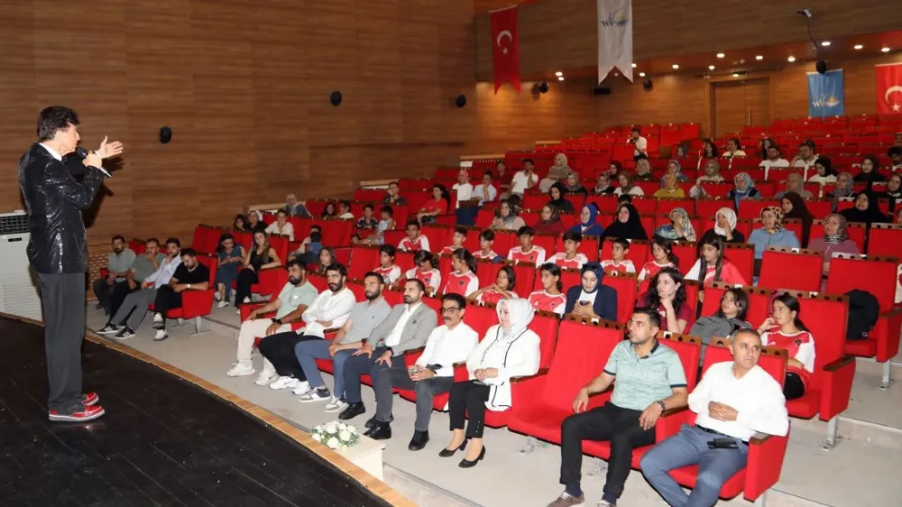 Van’da Meddah gösterisi düzenledi