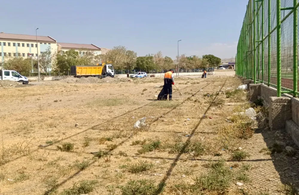 Oto sanayi sitesinin tamamında çevre temizliği